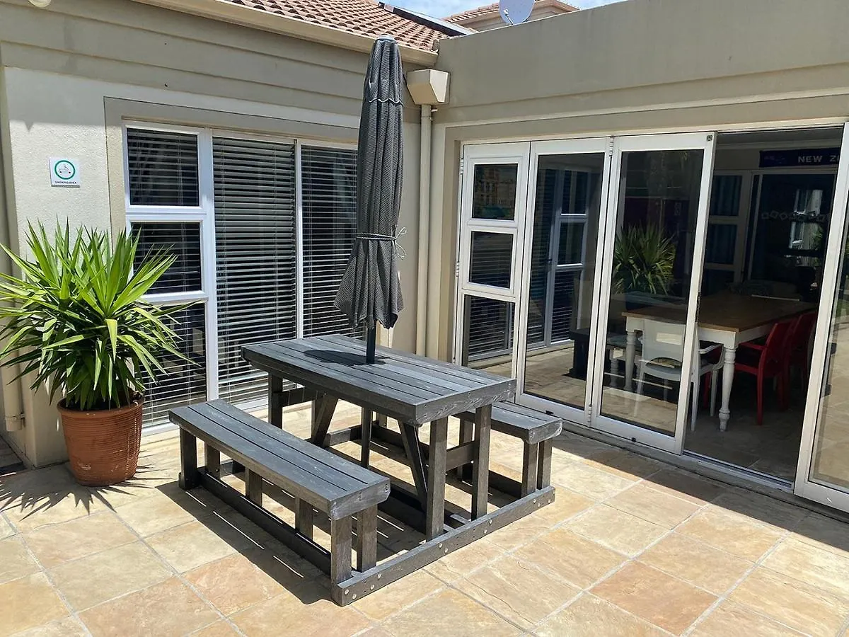 Lovely Family Home In Durbanville Ferienhaus