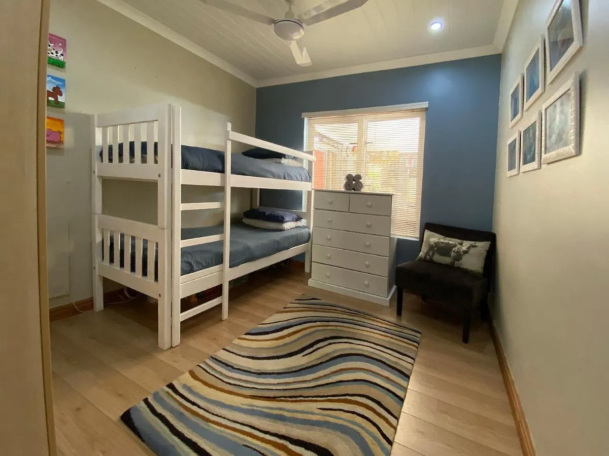 Lovely Family Home In Durbanville Ferienhaus